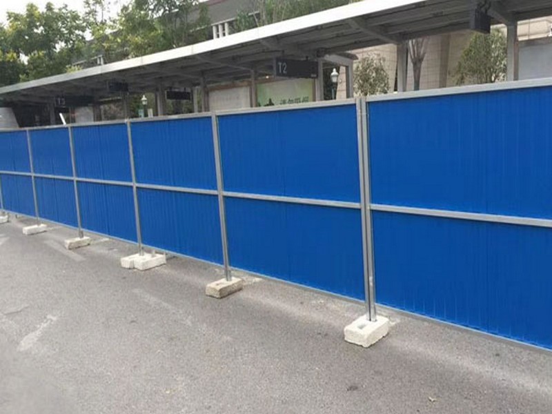 绥江临时围挡（石头底座）